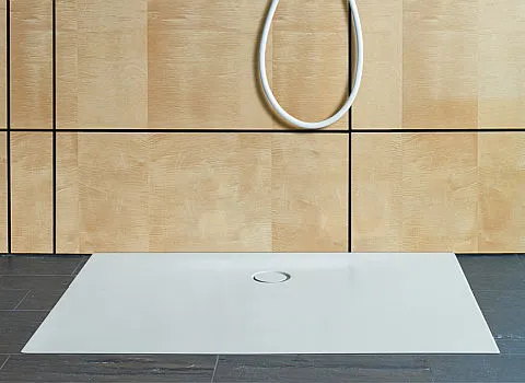 Nahaufnahme bodenebene Duschwanne BeeteFloor side.