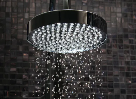 Wasserführende Regen-Dusche.