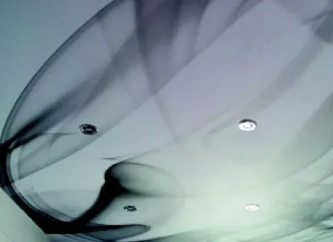 Eine Spanndecke der Schnitzer-GmbH.